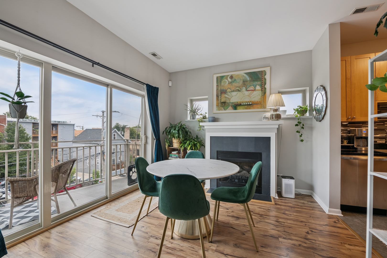 1928 N Kedzie Avenue 306