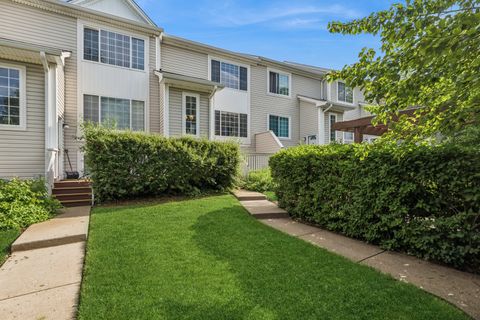 Photo of 49 S Treehouse Lane #49, Round Lake, IL 60073 (MLS # 12668649)