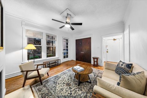 Tiny photo for 3640 N Pine Grove Avenue #1W, Chicago, IL 60613 (MLS # 12590421)