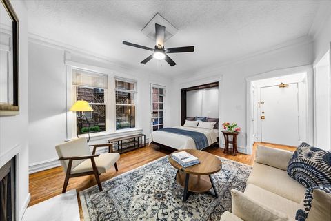 Tiny photo for 3640 N Pine Grove Avenue #1W, Chicago, IL 60613 (MLS # 12590421)