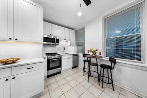 Tiny photo for 3640 N Pine Grove Avenue #1W, Chicago, IL 60613 (MLS # 12590421)