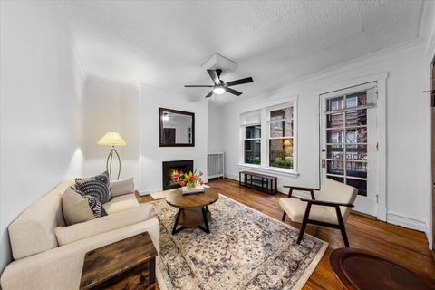 Tiny photo for 3640 N Pine Grove Avenue #1W, Chicago, IL 60613 (MLS # 12590421)