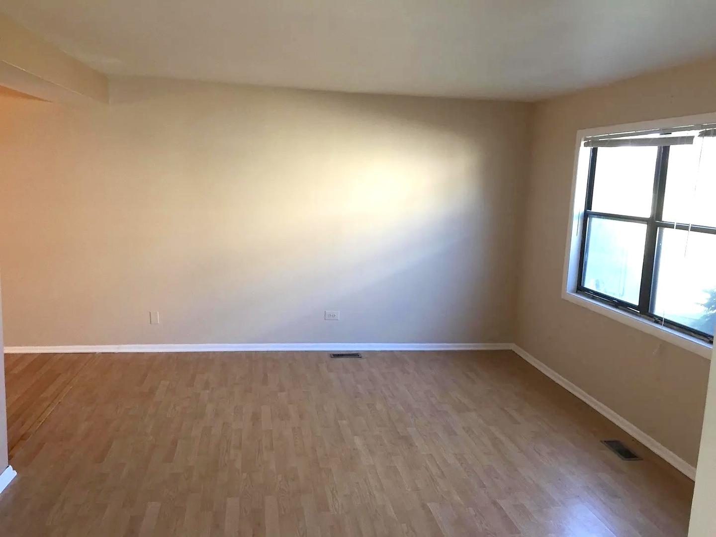 Hanover Park, Illinois 60133, United States, 3 Bedrooms Bedrooms, ,2 BathroomsBathrooms,Residential,Active,252992