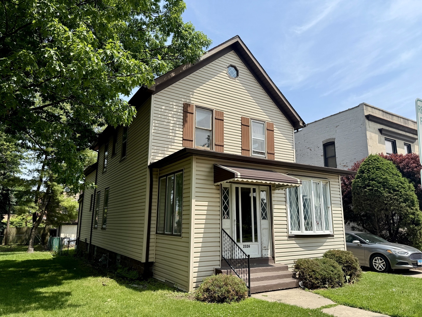 2326 Walnut Street