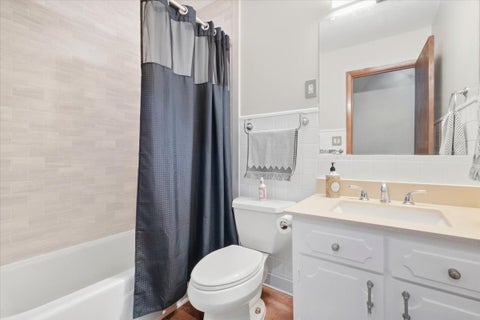 Tiny photo for 1807 Elmwood Drive, Lindenhurst, IL 60046 (MLS # 12768160)