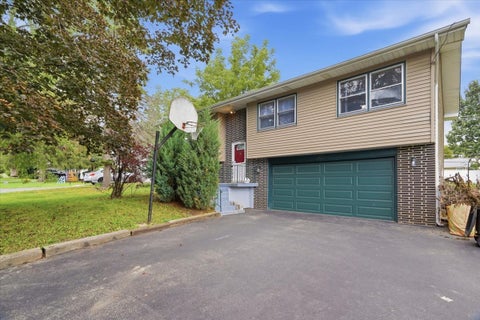 Tiny photo for 1807 Elmwood Drive, Lindenhurst, IL 60046 (MLS # 12768160)
