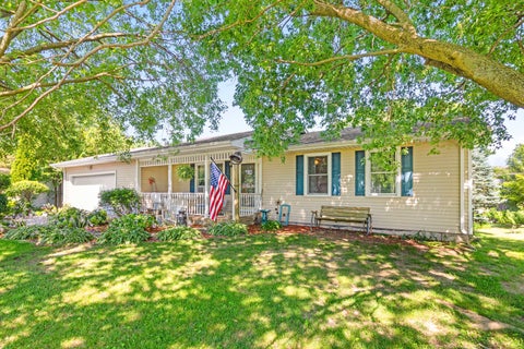 Photo of 158 Tammy Lane, Lake Holiday, IL 60552 (MLS # 12702238)