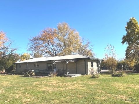 A home in Franklin Grove