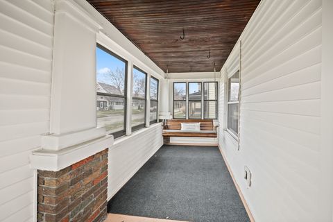 Tiny photo for 2409 Farnam Street, Davenport, IA 52803 (MLS # 12607623)