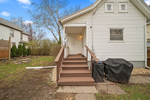 Tiny photo for 2409 Farnam Street, Davenport, IA 52803 (MLS # 12607623)