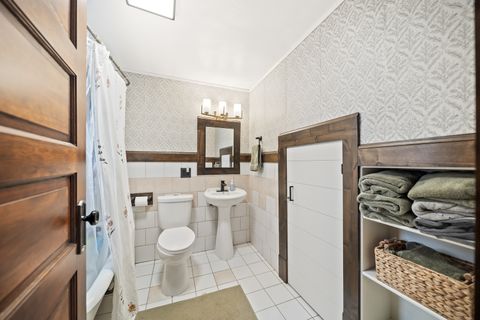 Tiny photo for 2409 Farnam Street, Davenport, IA 52803 (MLS # 12607623)