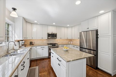 Tiny photo for 749 Summit Street, Downers Grove, IL 60515 (MLS # 12614536)