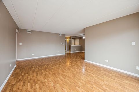 Tiny photo for 9430 Greenbriar Drive #2H, Hickory Hills, IL 60457 (MLS # 12634041)