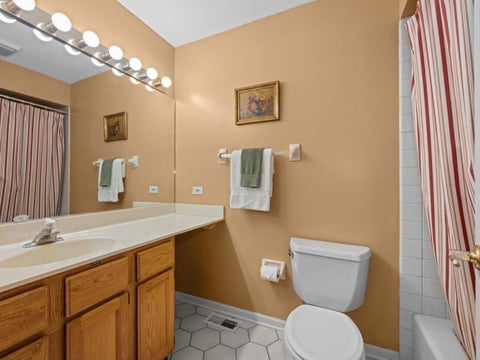 Tiny photo for 273 Governors Lane, Elgin, IL 60123 (MLS # 12781197)