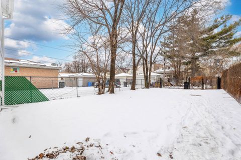 Tiny photo for 7545 S Rhodes Avenue, Chicago, IL 60619 (MLS # 12614594)