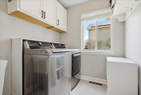 Tiny photo for 910 Shorewood Drive, Shorewood, IL 60404 (MLS # 12611665)