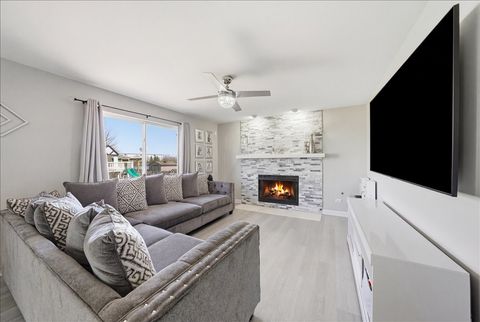 Tiny photo for 910 Shorewood Drive, Shorewood, IL 60404 (MLS # 12611665)