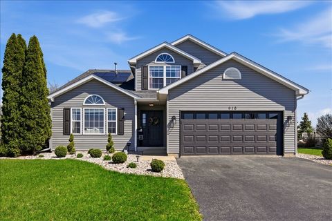 Photo of 910 Shorewood Drive, Shorewood, IL 60404 (MLS # 12611665)