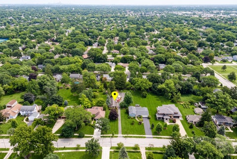 Tiny photo for 5807 Fairmount Avenue, Downers Grove, IL 60516 (MLS # 12762176)