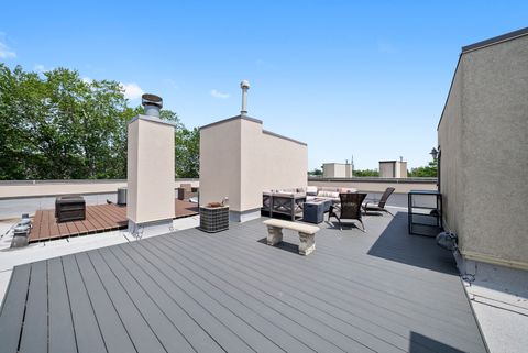 Tiny photo for 1710 W Surf Street, Chicago, IL 60657 (MLS # 12466463)