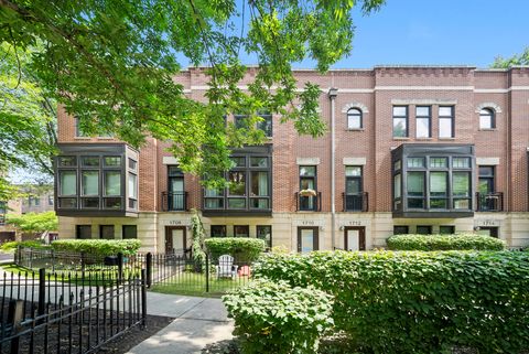 Tiny photo for 1710 W Surf Street, Chicago, IL 60657 (MLS # 12466463)