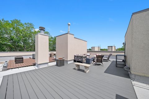 Tiny photo for 1710 W Surf Street, Chicago, IL 60657 (MLS # 12466463)