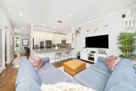 Tiny photo for 1710 W Surf Street, Chicago, IL 60657 (MLS # 12466463)