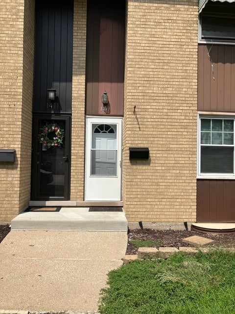 Photo of 1409 W LE MOYNE Street #1409, Melrose Park, IL 60160 (MLS # 12736125)