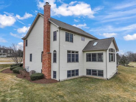 Tiny photo for 9N954 Heatherington Place, Elgin, IL 60124 (MLS # 12572114)