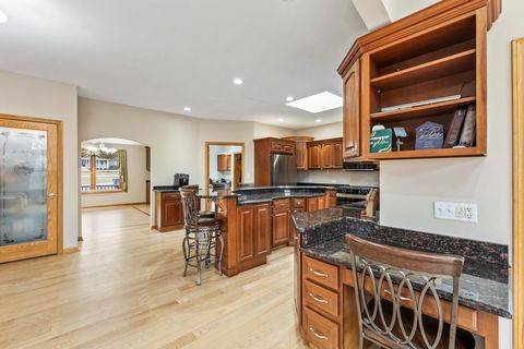 Tiny photo for 9N954 Heatherington Place, Elgin, IL 60124 (MLS # 12572114)