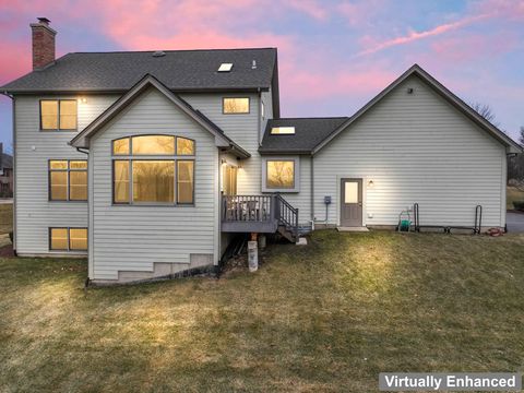 Tiny photo for 9N954 Heatherington Place, Elgin, IL 60124 (MLS # 12572114)