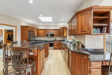 Tiny photo for 9N954 Heatherington Place, Elgin, IL 60124 (MLS # 12572114)