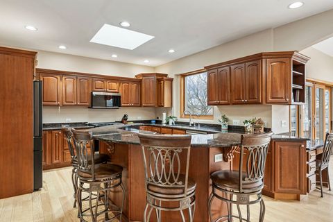 Tiny photo for 9N954 Heatherington Place, Elgin, IL 60124 (MLS # 12572114)