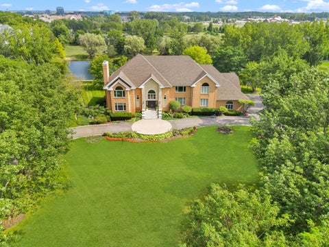Photo of 5 S Meadow Court, South Barrington, IL 60010 (MLS # 12769716)