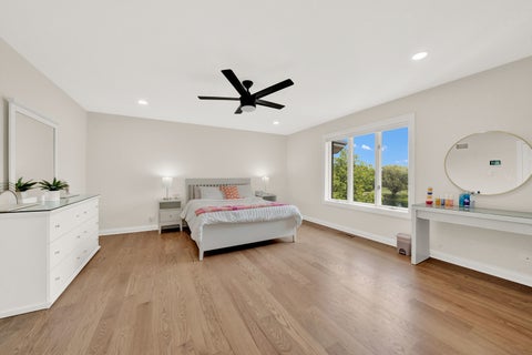 Tiny photo for 5 S Meadow Court, South Barrington, IL 60010 (MLS # 12769716)