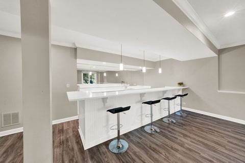 Tiny photo for 5 S Meadow Court, South Barrington, IL 60010 (MLS # 12769716)