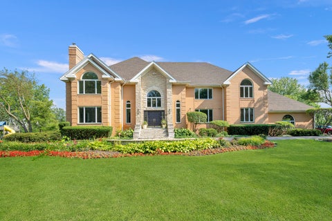 Tiny photo for 5 S Meadow Court, South Barrington, IL 60010 (MLS # 12769716)