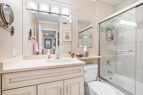 Tiny photo for 1555 N Sandburg Terrace #517, Chicago, IL 60610 (MLS # 12688513)