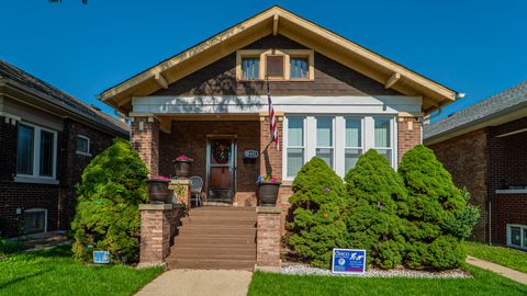 Photo of 10613 S Avenue F, Chicago, IL 60617 (MLS # 12614531)