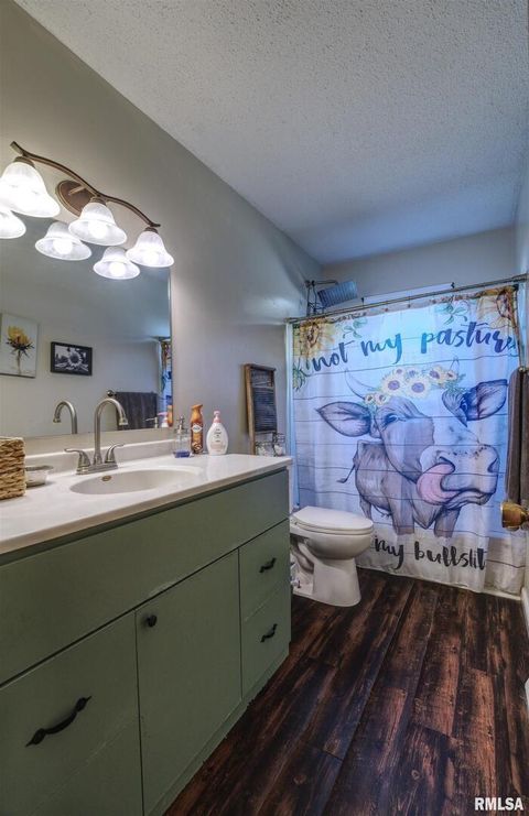 Tiny photo for 872 5th Avenue N, Clinton, IA 52732 (MLS # QC4268720)