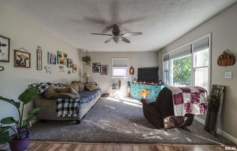 Tiny photo for 872 5TH Avenue N, Clinton, IA 52732 (MLS # QC4268720)