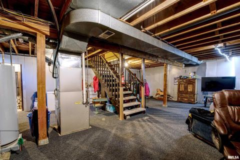 Tiny photo for 872 5TH Avenue N, Clinton, IA 52732 (MLS # QC4268720)