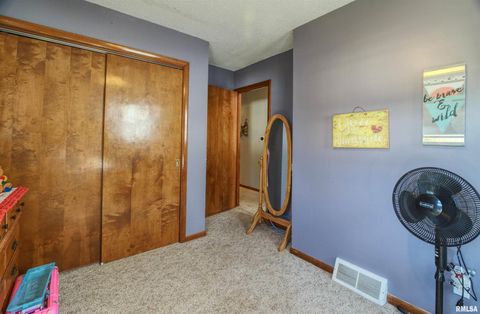 Tiny photo for 872 5TH Avenue N, Clinton, IA 52732 (MLS # QC4268720)