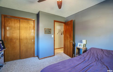 Tiny photo for 872 5TH Avenue N, Clinton, IA 52732 (MLS # QC4268720)