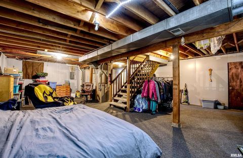 Tiny photo for 872 5th Avenue N, Clinton, IA 52732 (MLS # QC4268720)