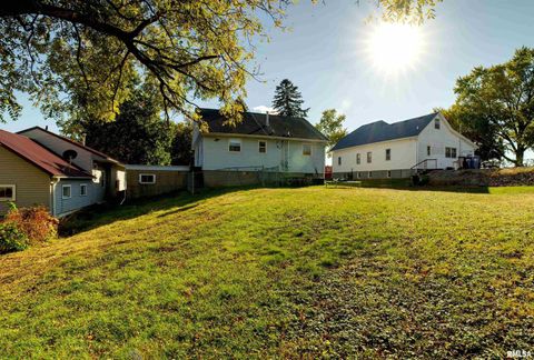 Tiny photo for 872 5TH Avenue N, Clinton, IA 52732 (MLS # QC4268720)