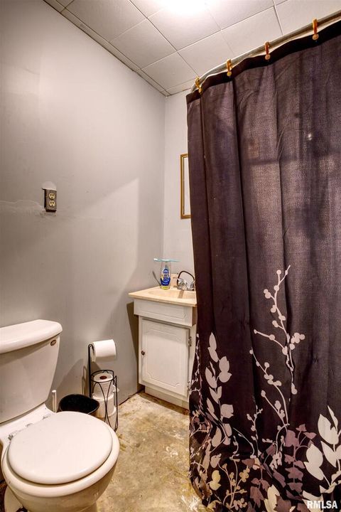 Tiny photo for 872 5TH Avenue N, Clinton, IA 52732 (MLS # QC4268720)