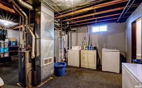 Tiny photo for 872 5TH Avenue N, Clinton, IA 52732 (MLS # QC4268720)