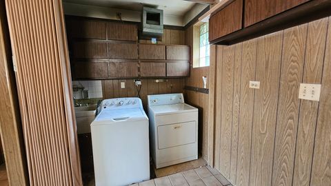 Tiny photo for 5400 W 85th Street, Burbank, IL 60459 (MLS # 12448387)