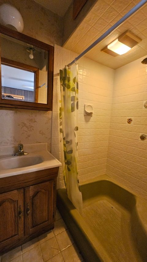 Tiny photo for 5400 W 85th Street, Burbank, IL 60459 (MLS # 12448387)